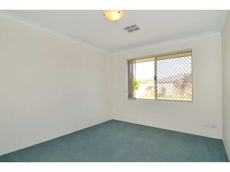 11 Kuta Lane, Halls Head WA 6210