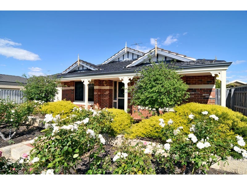 11 Kuta Lane, Halls Head WA 6210