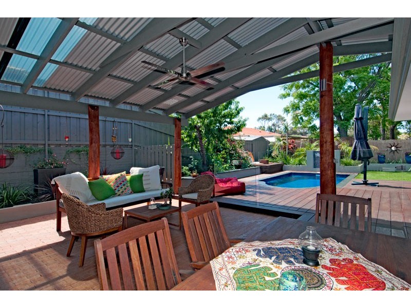 2 Barkley Place, Halls Head WA 6210