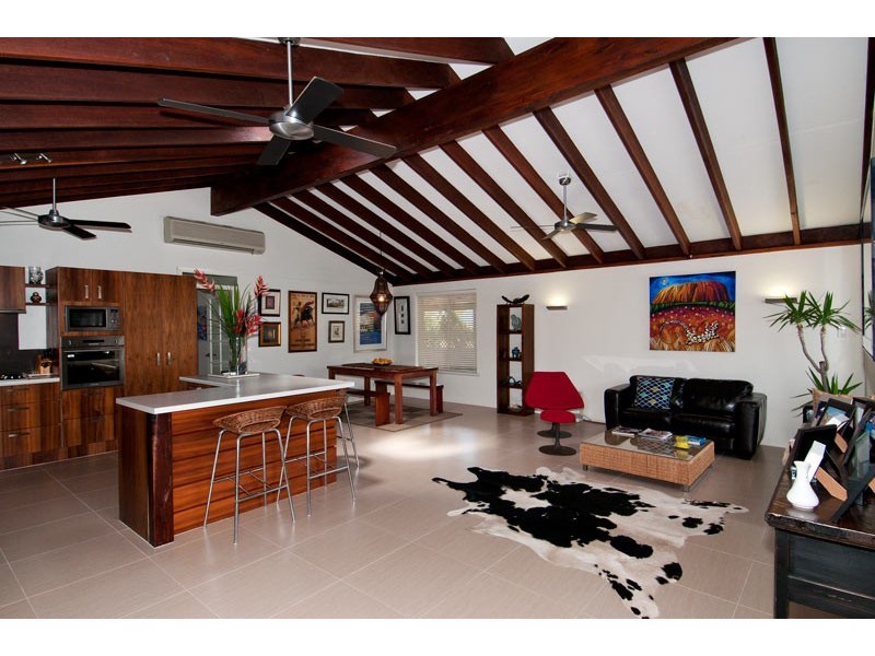 2 Barkley Place, Halls Head WA 6210