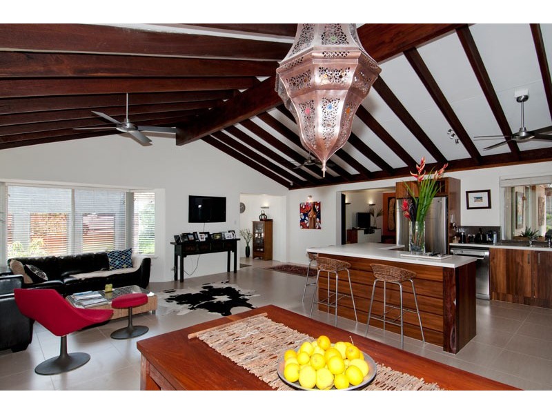 2 Barkley Place, Halls Head WA 6210