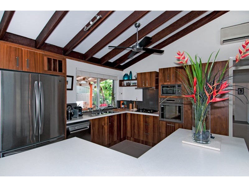 2 Barkley Place, Halls Head WA 6210