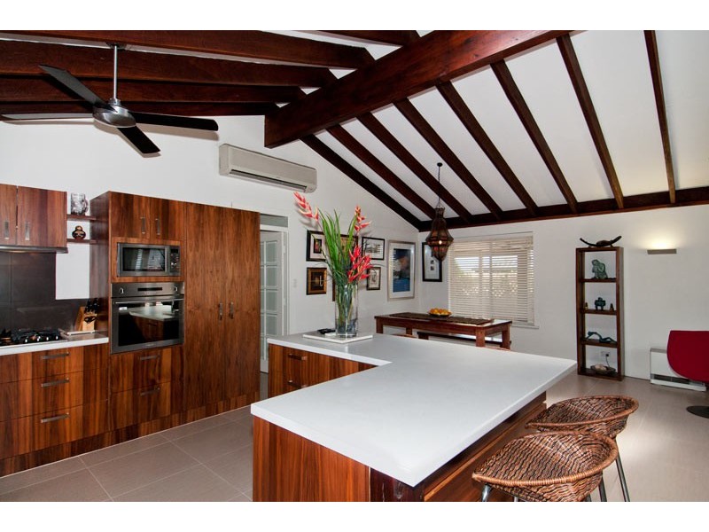 2 Barkley Place, Halls Head WA 6210