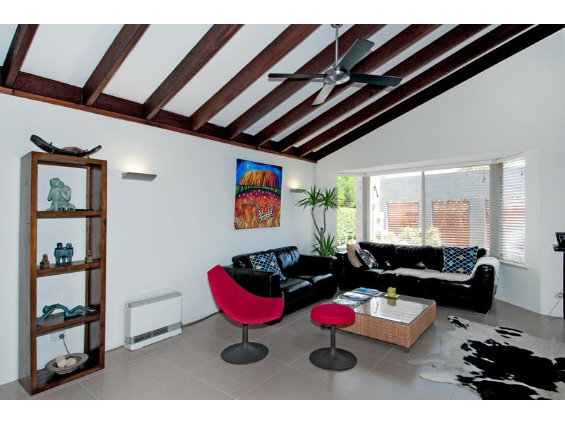 2 Barkley Place, Halls Head WA 6210