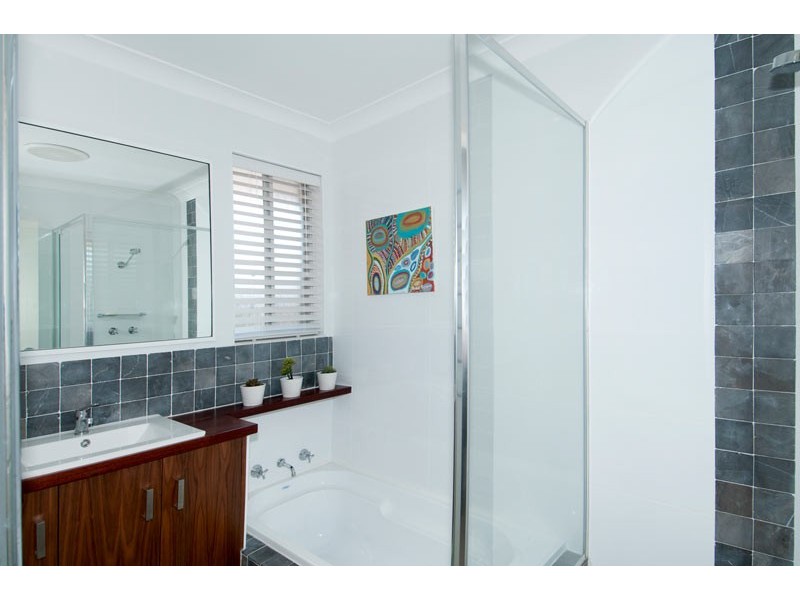 2 Barkley Place, Halls Head WA 6210