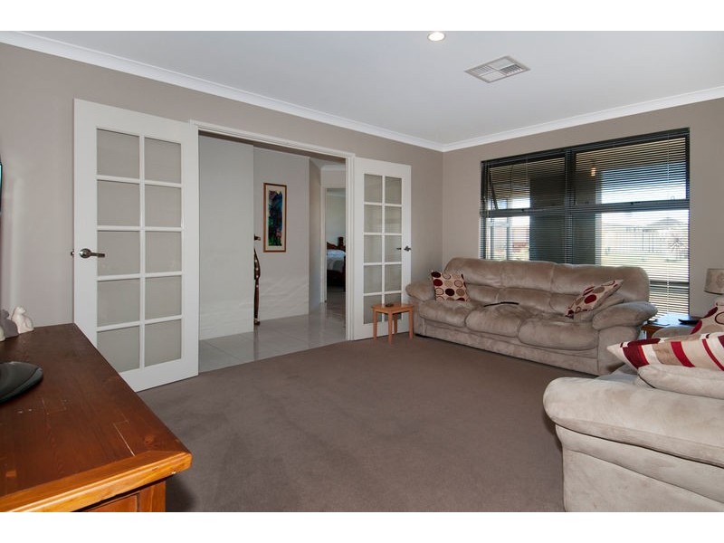 18 Senecio Way, Halls Head WA 6210