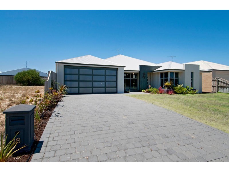 18 Senecio Way, Halls Head WA 6210