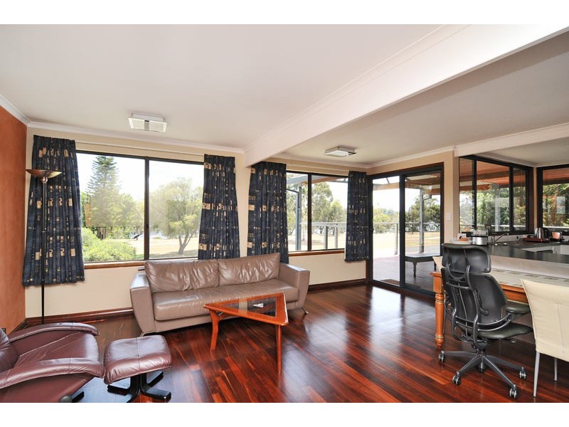 190 Banksia Terrace, South Yunderup WA 6208