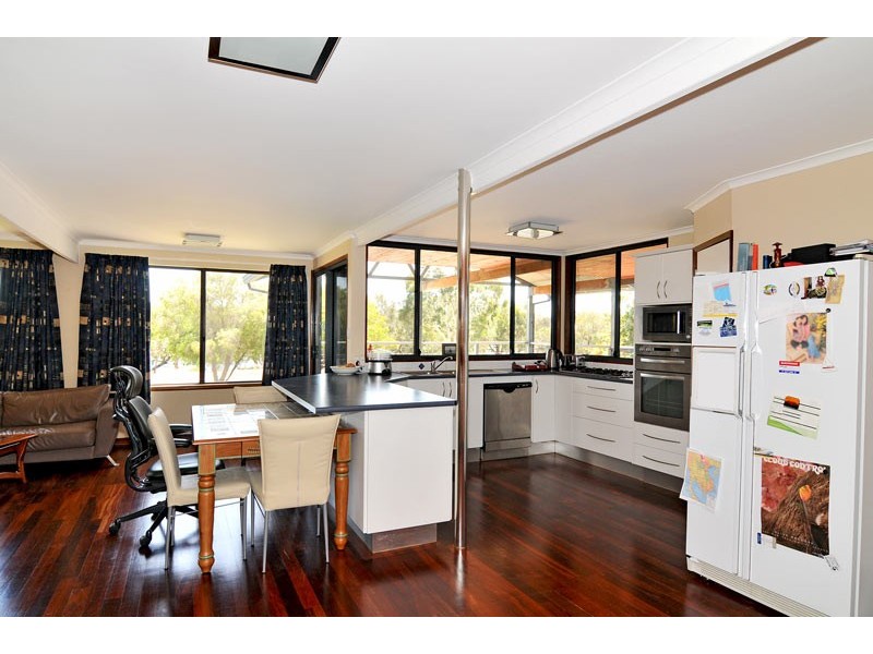 190 Banksia Terrace, South Yunderup WA 6208