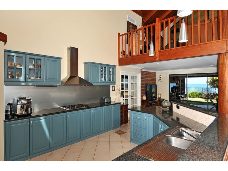 14 Hideaway Cove, Halls Head WA 6210