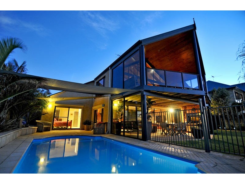 14 Hideaway Cove, Halls Head WA 6210