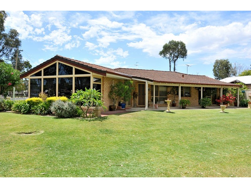 2 Manjeep Road, Greenfields WA 6210