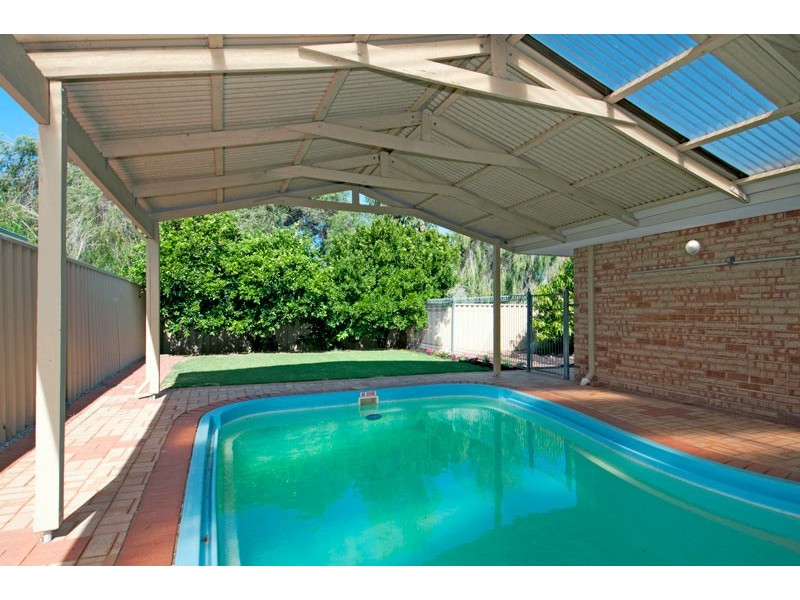 16 Killarney Retreat, Meadow Springs WA 6210