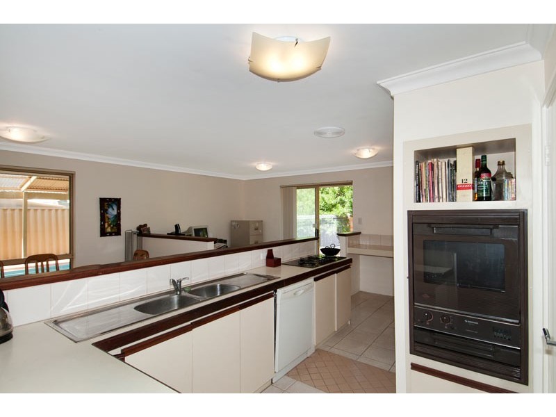 16 Killarney Retreat, Meadow Springs WA 6210