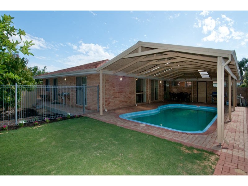 16 Killarney Retreat, Meadow Springs WA 6210