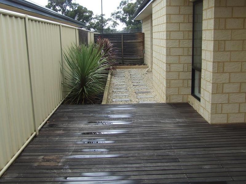 854 Warburton Trail, Lakelands WA 6180