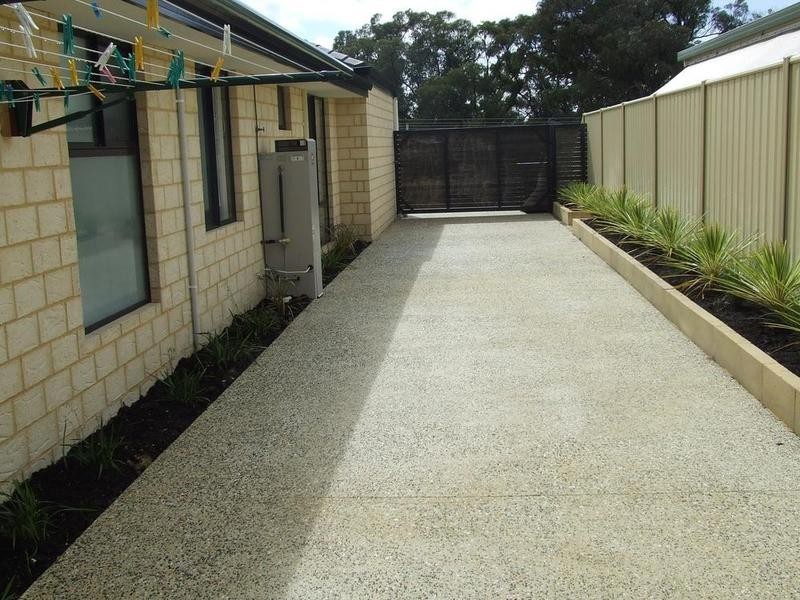 854 Warburton Trail, Lakelands WA 6180