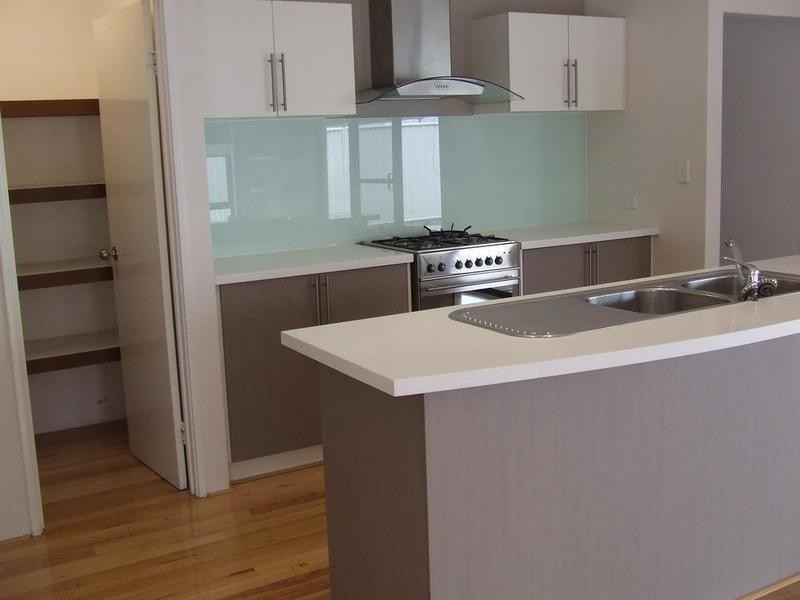 854 Warburton Trail, Lakelands WA 6180