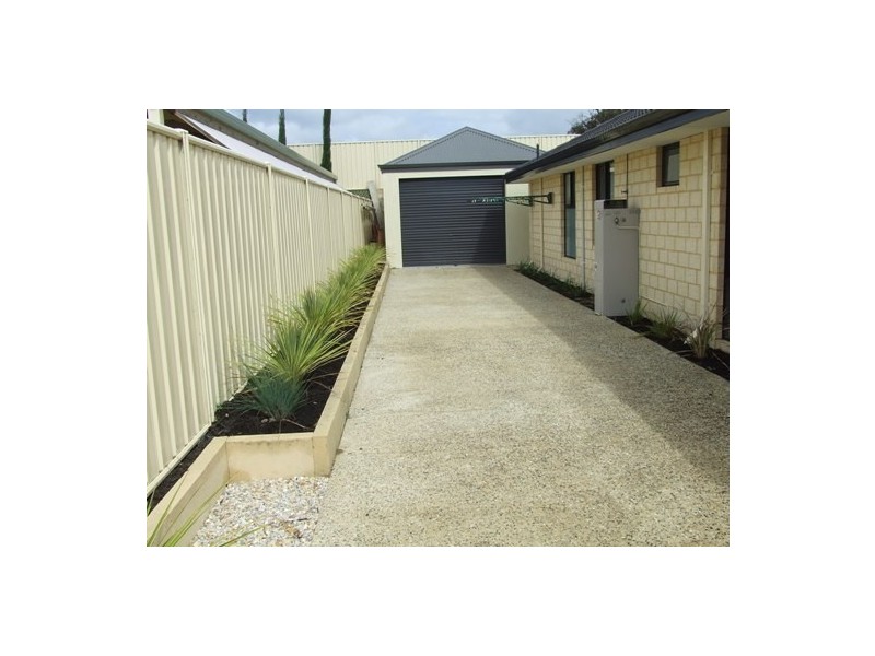 854 Warburton Trail, Lakelands WA 6180