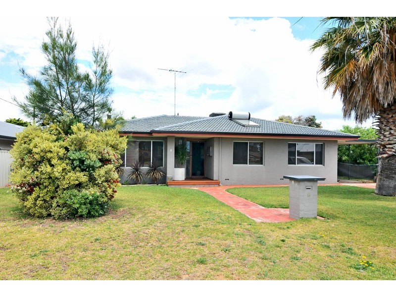 9 Comet Street, Dudley Park WA 6210