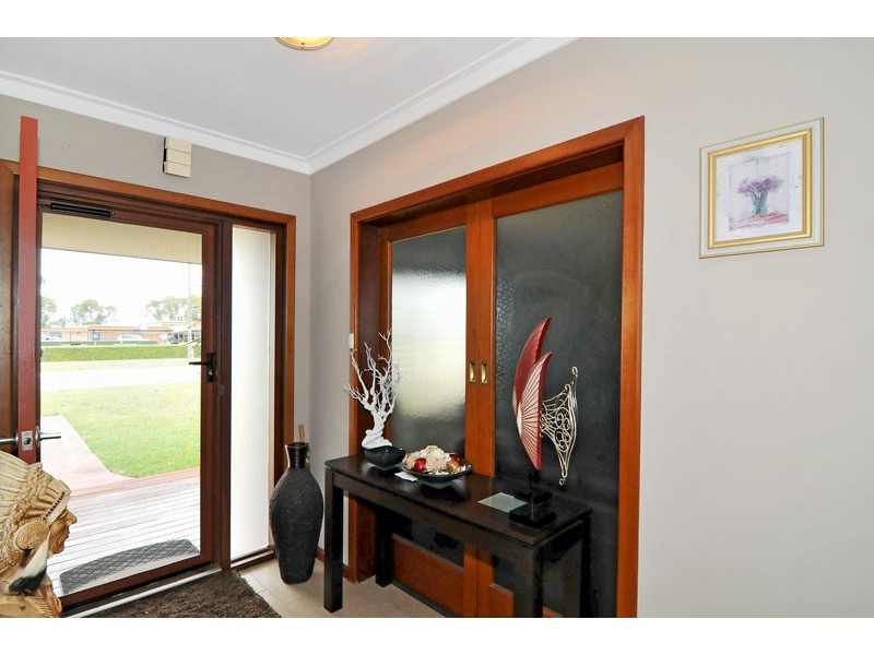 9 Comet Street, Dudley Park WA 6210