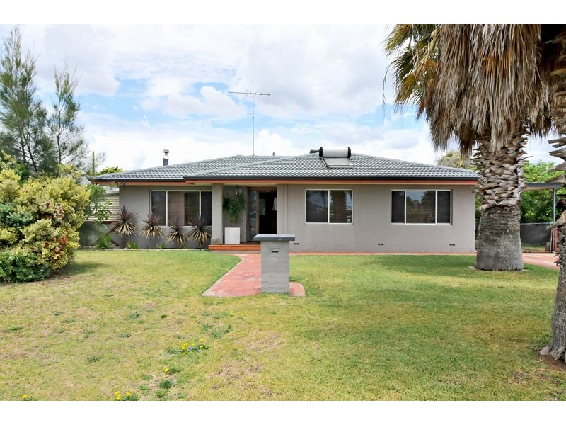 9 Comet Street, Dudley Park WA 6210