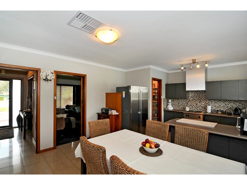 9 Comet Street, Dudley Park WA 6210