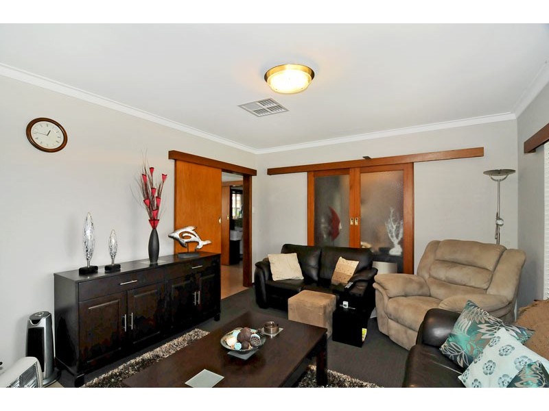 9 Comet Street, Dudley Park WA 6210