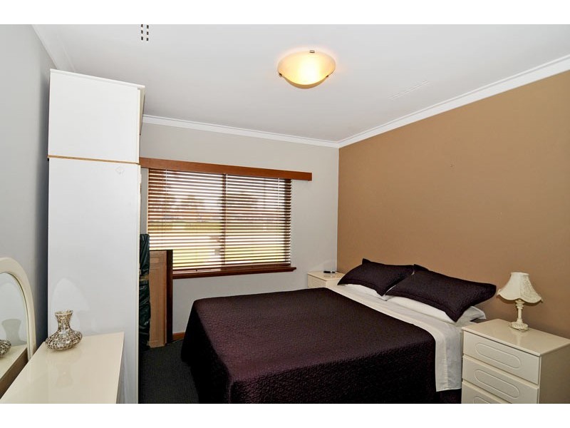 9 Comet Street, Dudley Park WA 6210