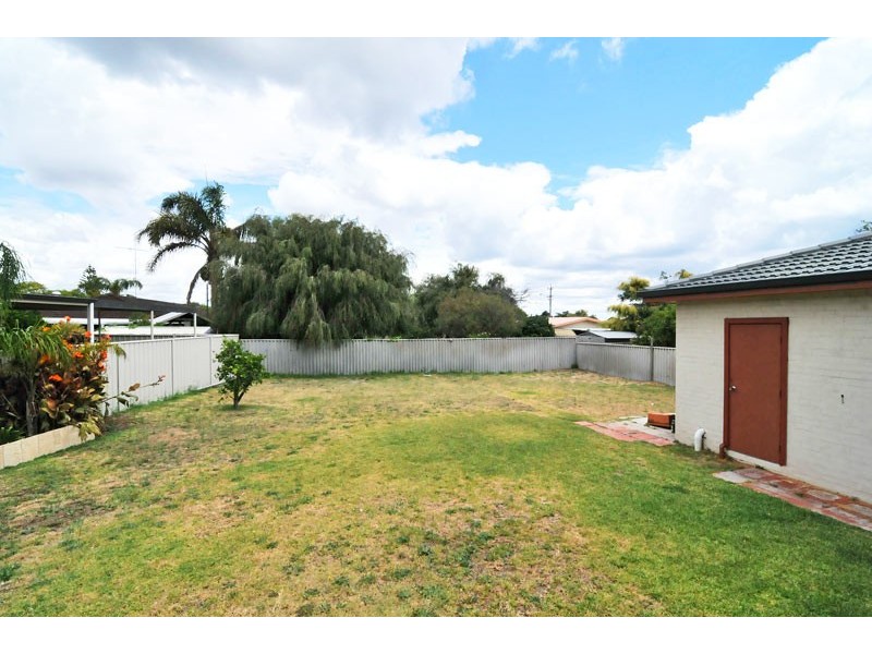 9 Comet Street, Dudley Park WA 6210