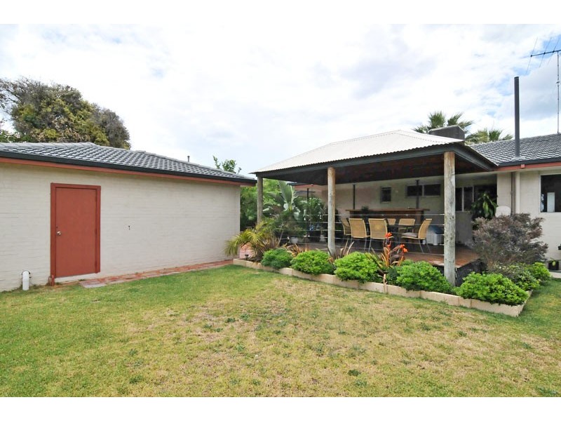 9 Comet Street, Dudley Park WA 6210