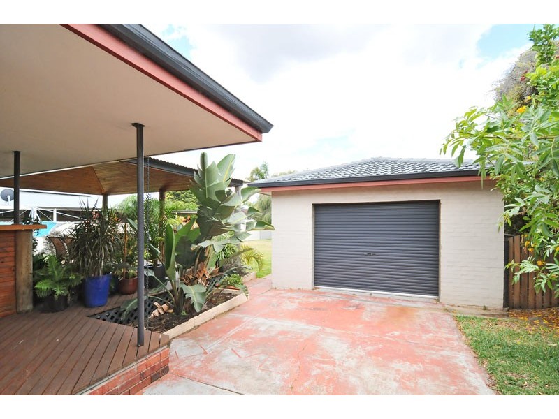9 Comet Street, Dudley Park WA 6210