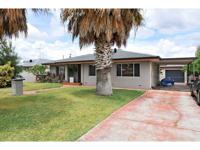 9 Comet Street, Dudley Park WA 6210