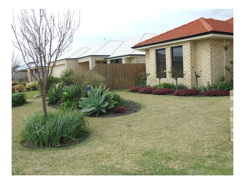 33 Grasshill Grange, Halls Head WA 6210