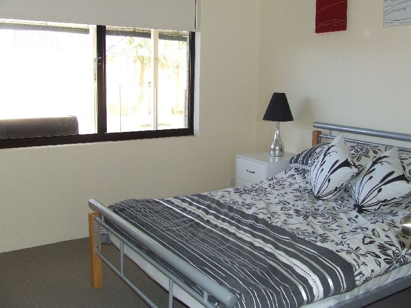 33 Grasshill Grange, Halls Head WA 6210