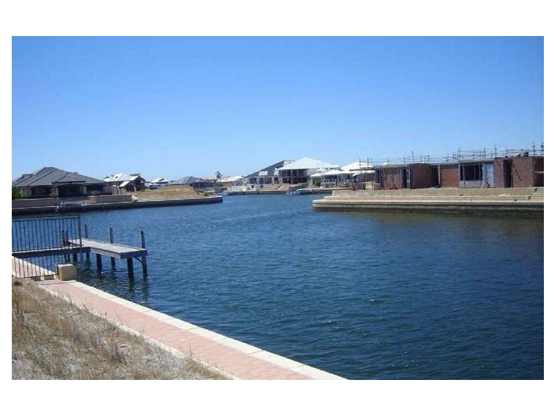 20 Gael Place, Dudley Park WA 6210