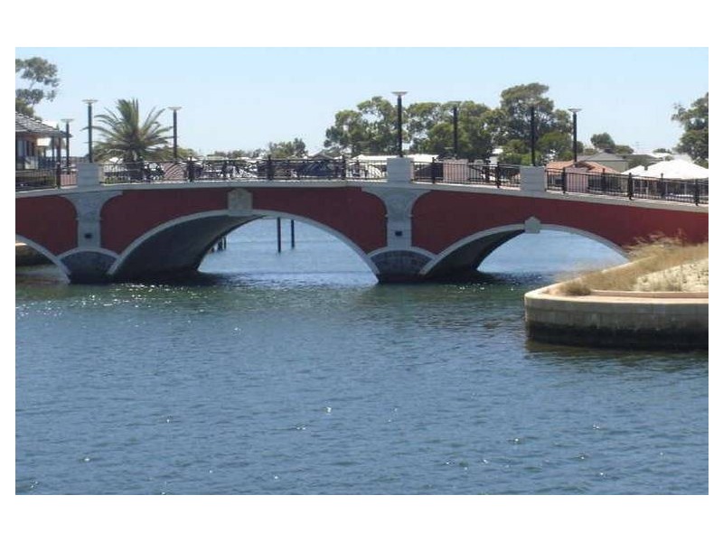 20 Gael Place, Dudley Park WA 6210