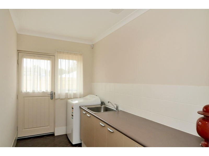16 Bush View, Wannanup WA 6210