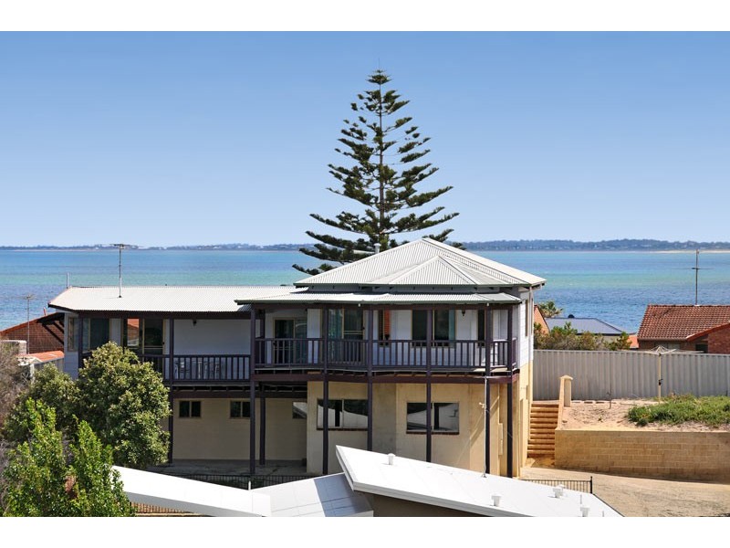 2/22 Valley Road, Halls Head WA 6210