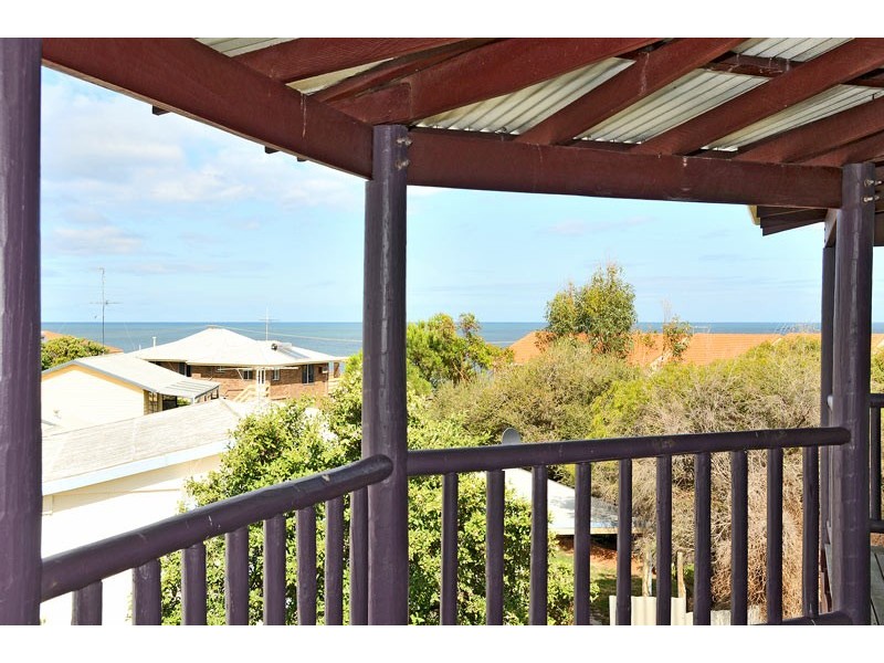 2/22 Valley Road, Halls Head WA 6210