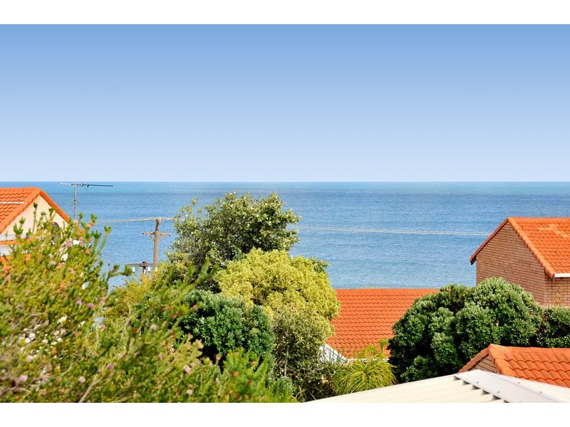 2/22 Valley Road, Halls Head WA 6210