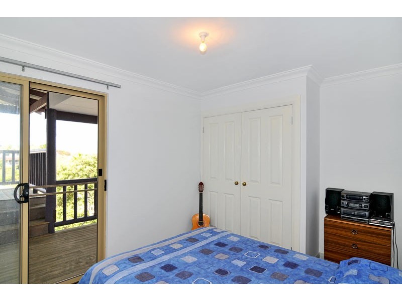 2/22 Valley Road, Halls Head WA 6210