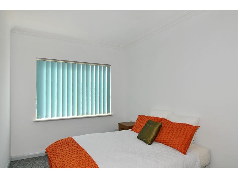 2/22 Valley Road, Halls Head WA 6210