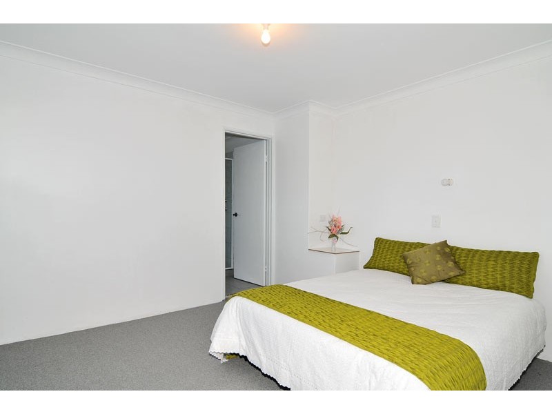 2/22 Valley Road, Halls Head WA 6210