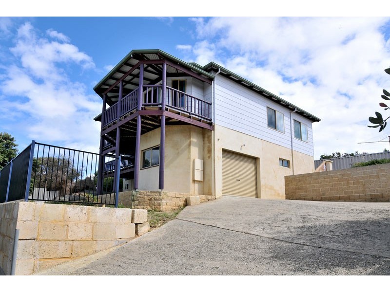 2/22 Valley Road, Halls Head WA 6210