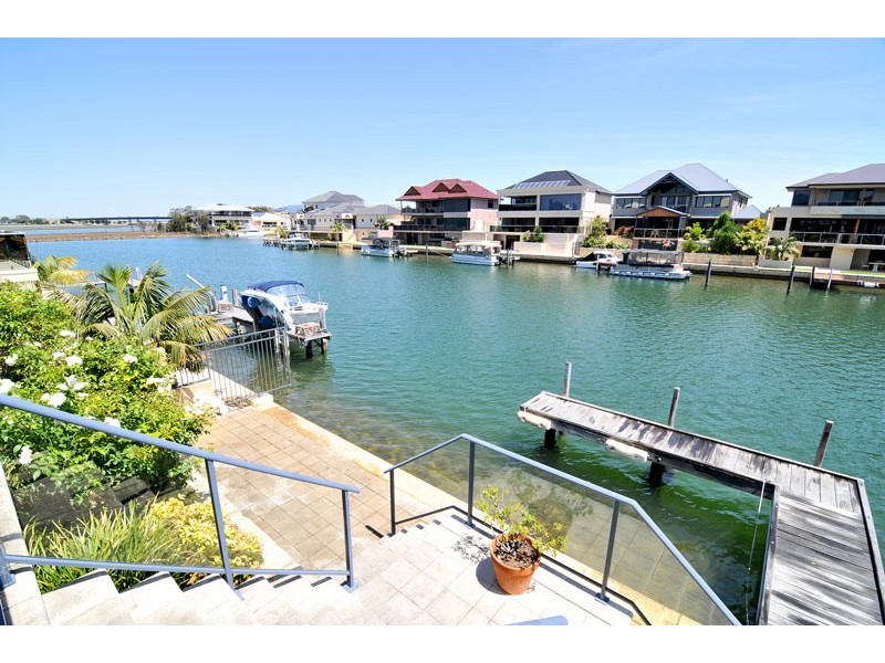 31 Brindabella Crescent, Halls Head WA 6210