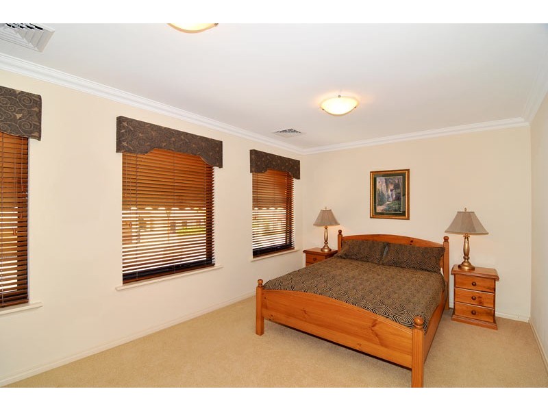 31 Brindabella Crescent, Halls Head WA 6210