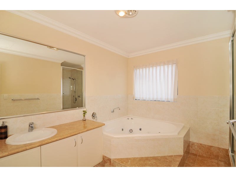 31 Brindabella Crescent, Halls Head WA 6210