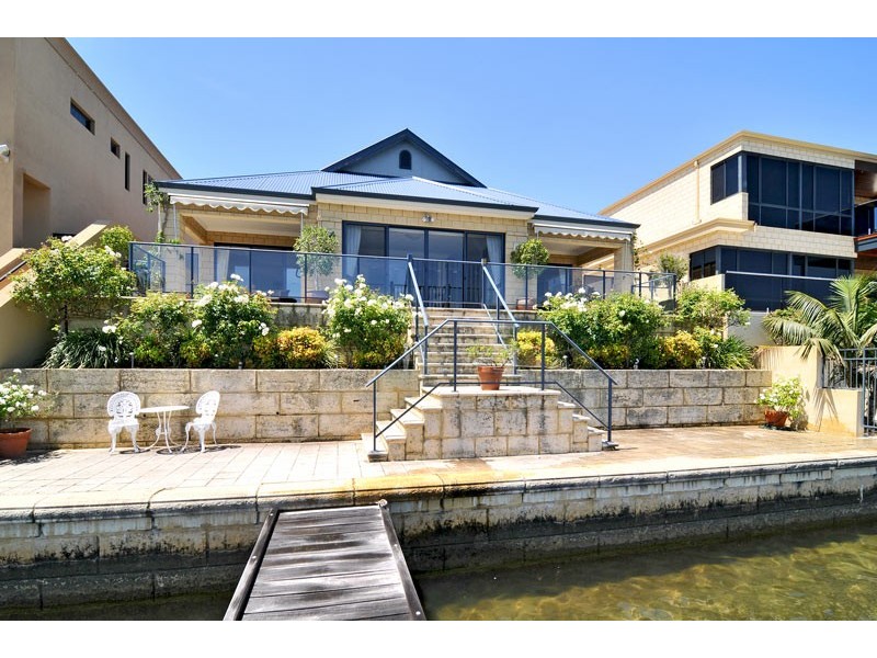 31 Brindabella Crescent, Halls Head WA 6210