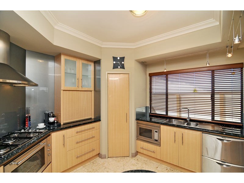 5A Pinnace Court, Halls Head WA 6210